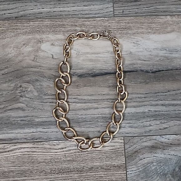 Gold Chunky Chain Necklace - Picture 1 of 3